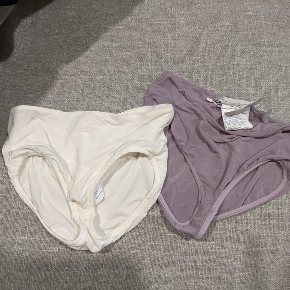 MaxMara "Harem" lurex tank and 6 briefs- Size medium however sizing is XS- NWT - Picture 9 of 12